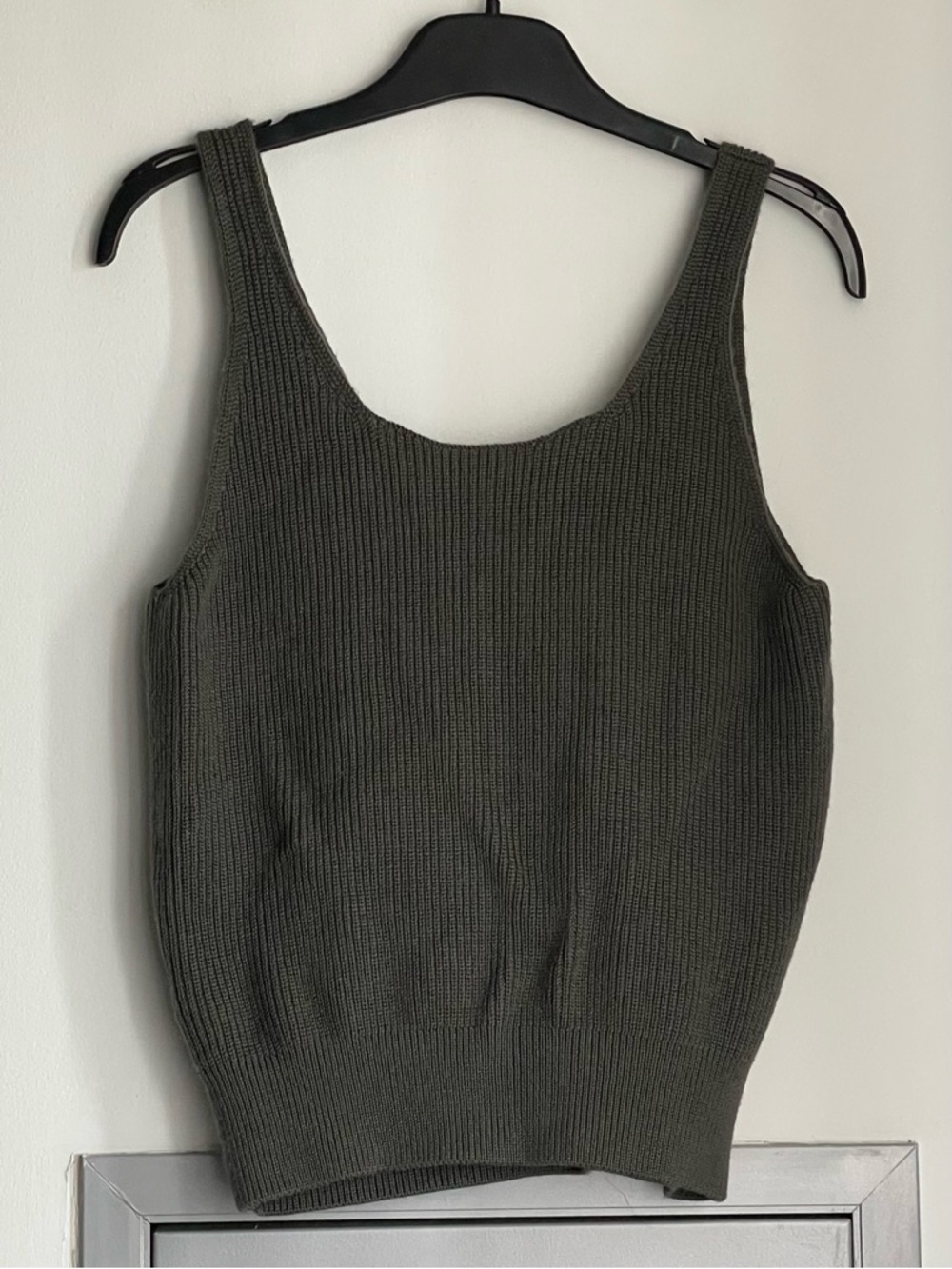 KIT AND ACE Ribbed Knit Sleeveless Crop Top - Olive Green